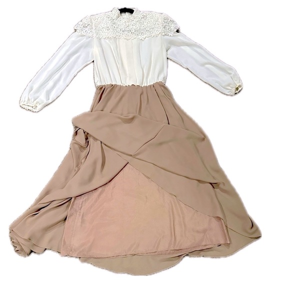👗🌼 URSULA OF SWITZERLAND ULTRA RARE 70s Cream Lace Tan Chiffon Maxi Dress Sz 10 - Picture 1 of 13